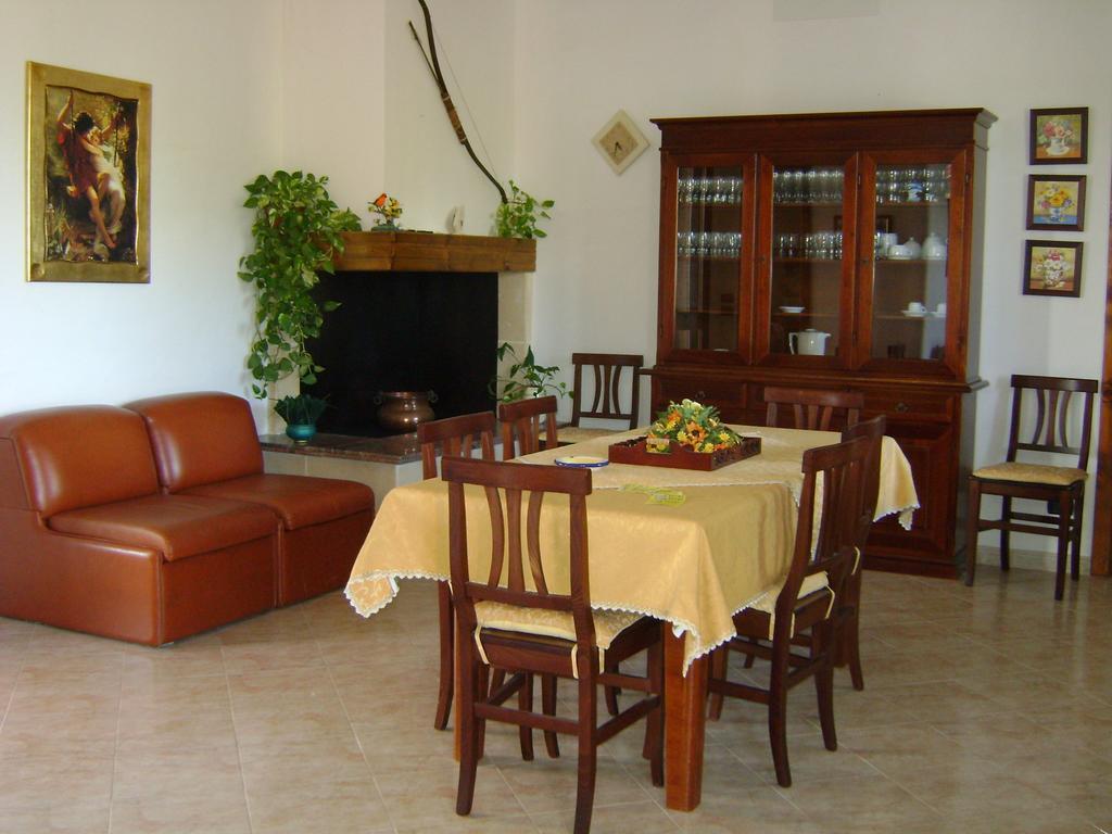 טורה דל'אורסו Agriturismo Tenuta Pozzello מראה חיצוני תמונה